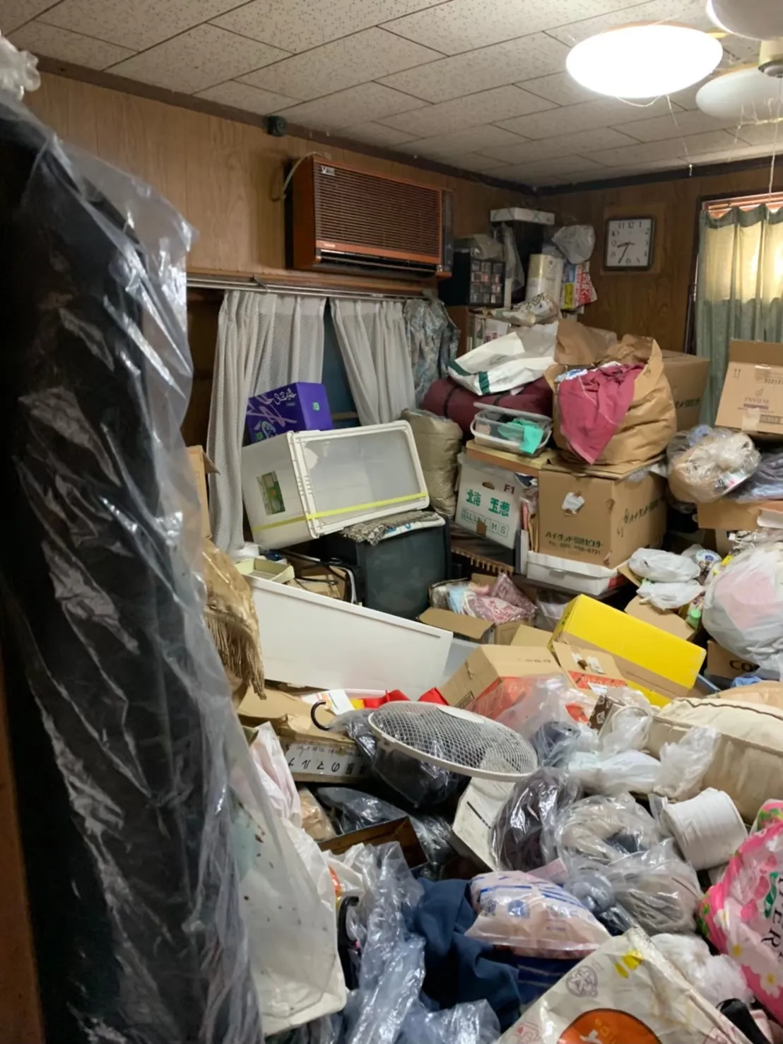 ゴミ屋敷片付け 作業前 一戸建て居室