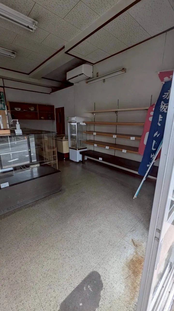 店舗片付け 作業前 店舗内